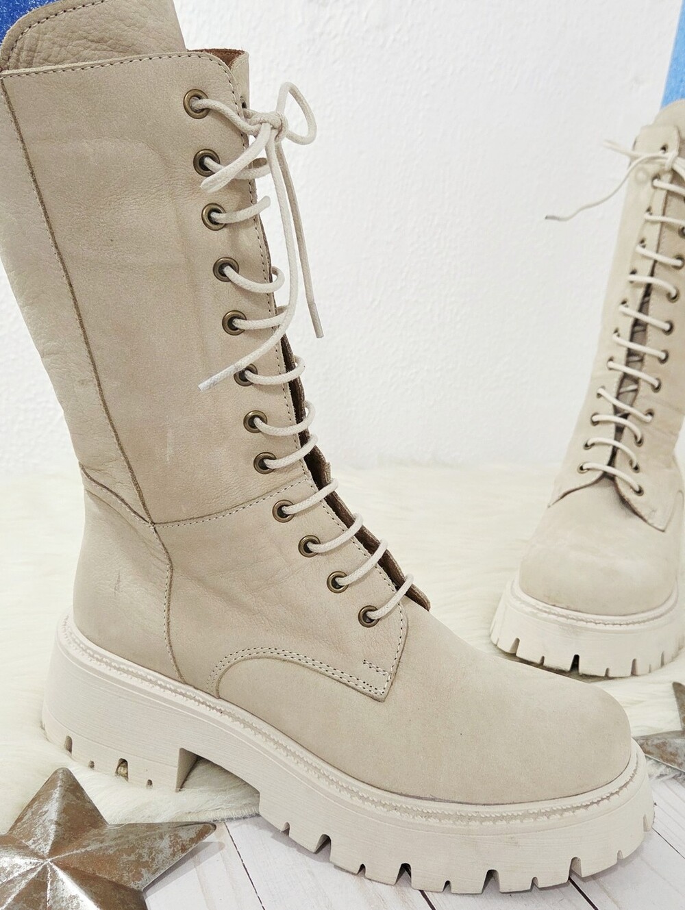 Bueno Reign Lace Up Boots tall beige cream nubuck lug sole Women's size 39 - Picture 3 of 9
